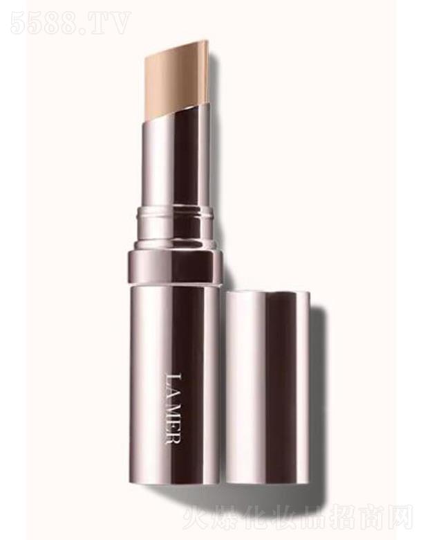 海蓝之谜鎏光焕变遮瑕膏12号米白 为肌肤提供中高度遮瑕效果