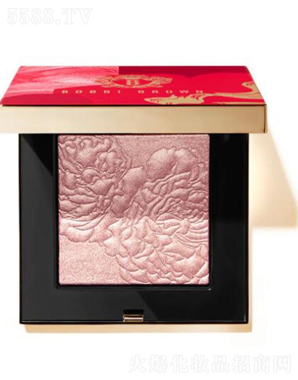 芭比波朗晶亮颜彩盘（2021鸿运新年限量系列流光粉晶） 花瓣高光珍珠粉细闪微粒焕亮盈盈水光